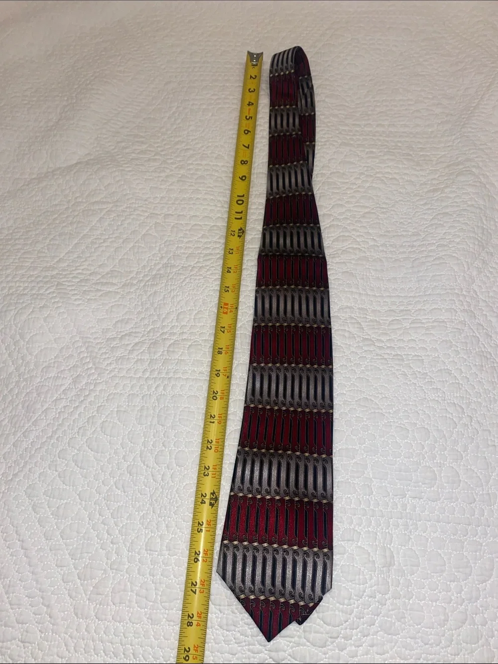 Zianetti Italian Silk Collection Classic Men's Red and Black Patterned Silk Tie